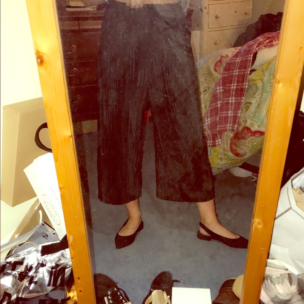Black shiny culottes